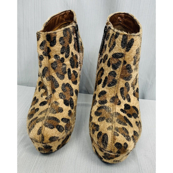 Breckelle's Women Size 7 Cheetah/Leopard Print Stiletto Heel Bootie/Boots‎ - Picture 1 of 12